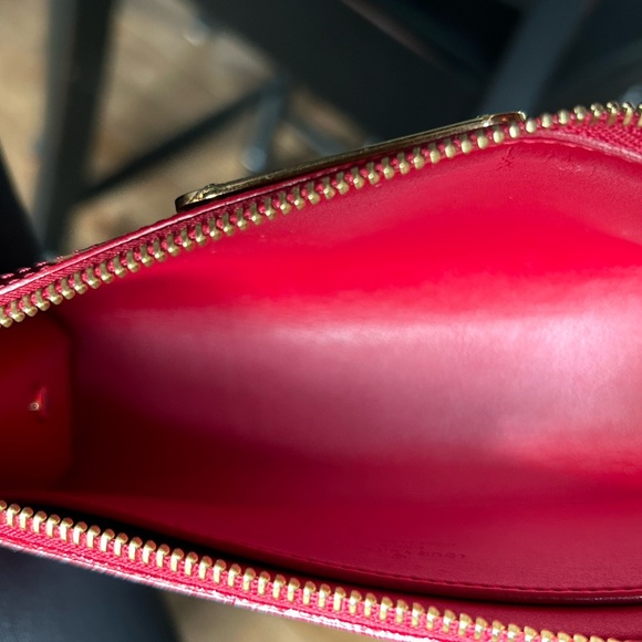 Louis Vuitton Pomme D'Amour Monogram Vernis Cosmetic Pouch - Picture 7 of 11